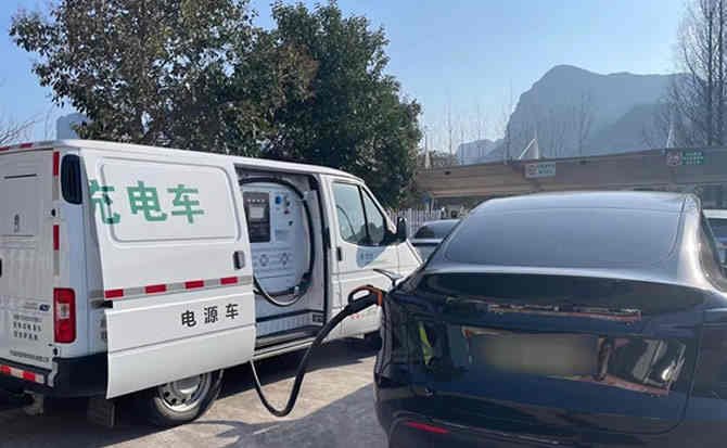 大新汽车搭电
