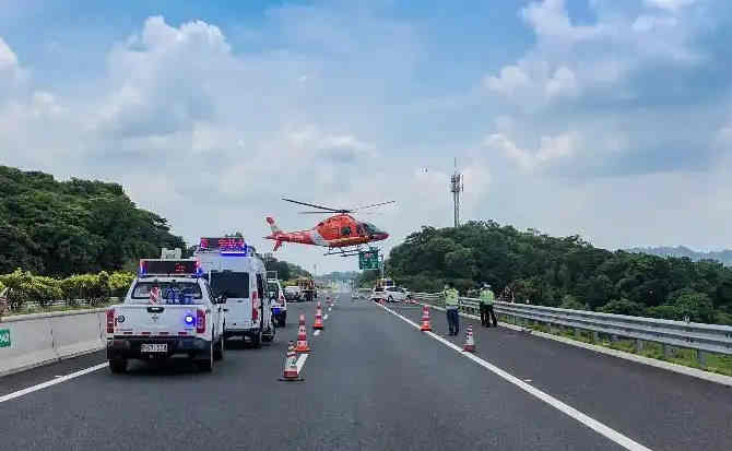 大新高速公路汽车救援案例